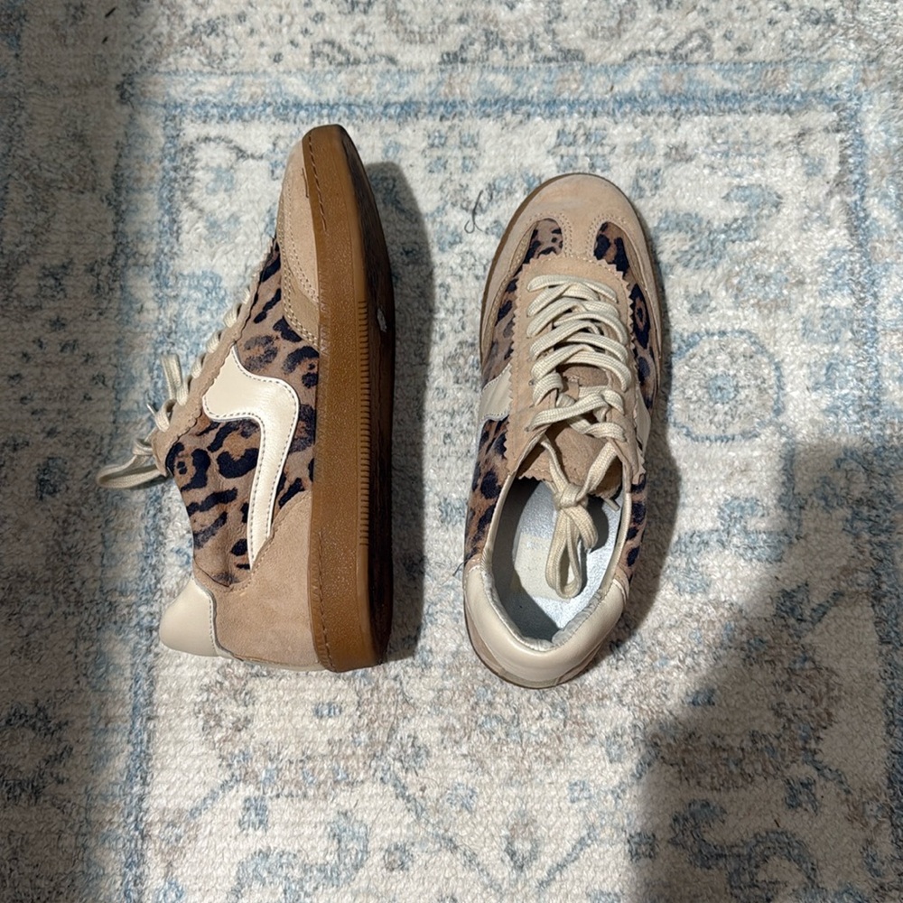 Dolce Vita sneakers cheetah